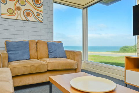 South Seas Beachfront Apartments - Dalby Accommodation 2