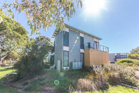 South Shores Villa 22 - South Shores - Dalby Accommodation 1