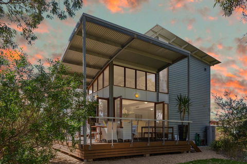 South Shores Villa 22 - South Shores - Dalby Accommodation 0