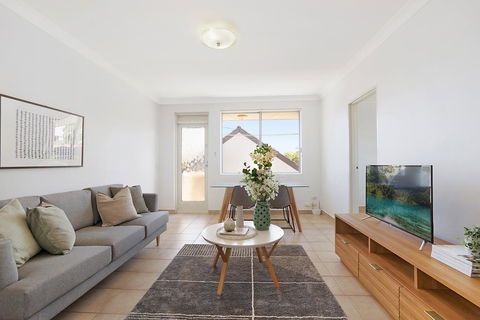 Spacious Apartment In Trendy Sydney Neighbourhood - Dalby Accommodation 0