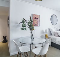 Spacious Apt V Stylish Furniture Pool GYM - Dalby Accommodation