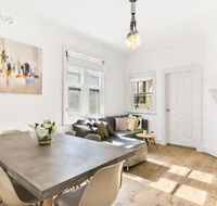Spacious Harbour View 4bd home in Sydney CBD - Dalby Accommodation