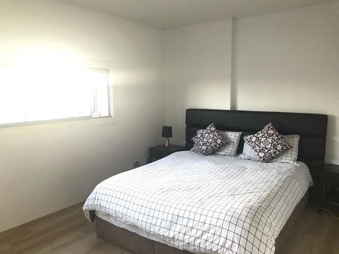 Spacious One Bedroom Apartment In Marrickville - Dalby Accommodation 3