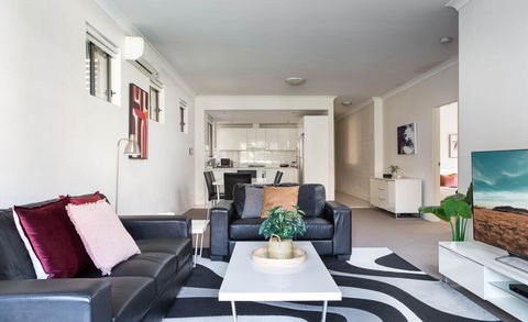 Spacious Two-Bedroom Apartment Near Hospital - Dalby Accommodation 0