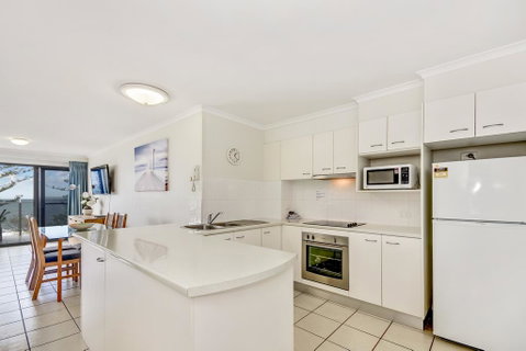 SPIN13- ESCAPE TO MOOLOOLABA - Dalby Accommodation 2