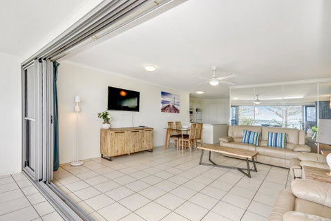 SPIN13- ESCAPE TO MOOLOOLABA - Dalby Accommodation 1