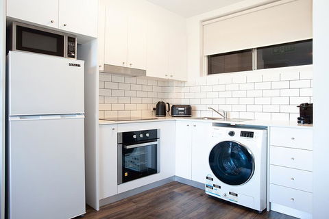Sprawling City Views And Balcony In Cosy Apartment - Dalby Accommodation 3