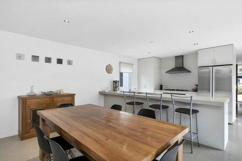 St Georges Sands Oasis 10 - Dalby Accommodation 2