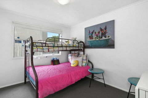 St Georges Sands Oasis 10 - Dalby Accommodation 3