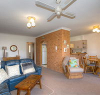 St James 6 Stylish Airconditioned Retreat - Dalby Accommodation