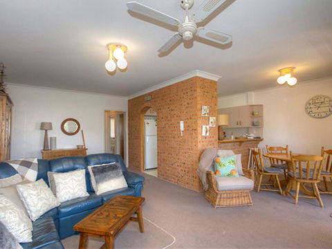 St James 6, Stylish Airconditioned Retreat - Dalby Accommodation 0