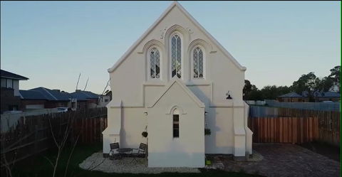 St James Converted Church - Dalby Accommodation 2