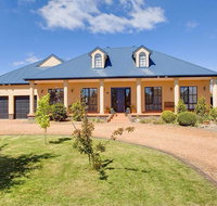 Stately Bowral Designer Home - Dalby Accommodation