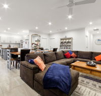 StayCentral - Rosanna Luxurious Mansion - Dalby Accommodation