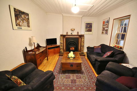 Stonewall Cottage - Dalby Accommodation 2