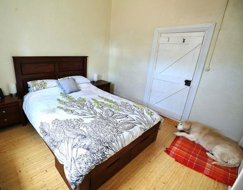 Stonewall Cottage - Dalby Accommodation 1