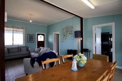 Storm Bay View - Dalby Accommodation 3