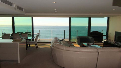 Strand Beachside 1003 - Penthouse - Dalby Accommodation 1