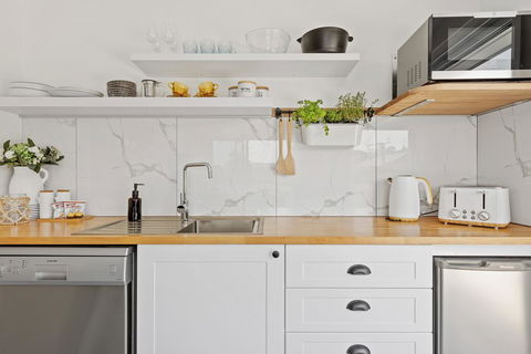 Studio Ocean Breeze @ Huskisson - Dalby Accommodation 1
