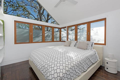 Stunning Architectural Family House In Rozelle - Dalby Accommodation 2