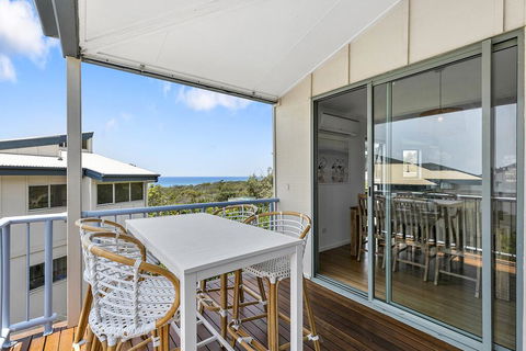 Stunning Beach Front Villa At Castaway Cove - Dalby Accommodation 0