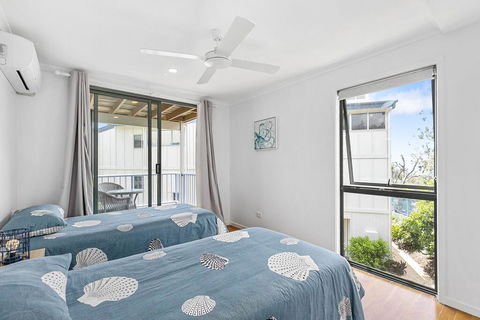 Stunning Beach Front Villa At Castaway Cove - Dalby Accommodation 3