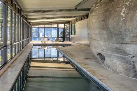 STUNNING CLIFF TOP HOME // POOL & GAMES - Dalby Accommodation 3
