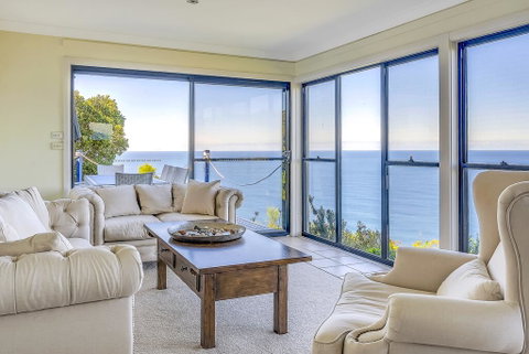 STUNNING CLIFF TOP HOME // POOL & GAMES - Dalby Accommodation 2