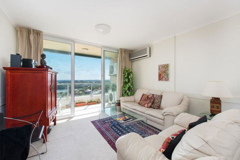 Stunning Harbour View Home! - Dalby Accommodation 0