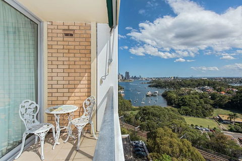 Stunning Harbour View Home! - Dalby Accommodation 1