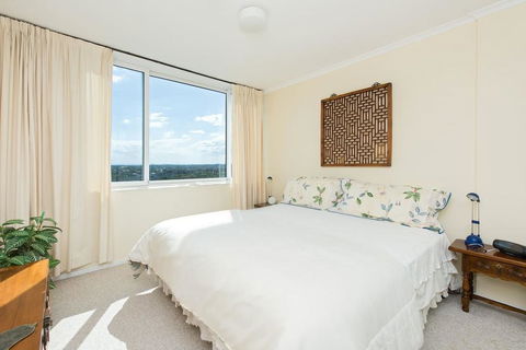 Stunning Harbour View Home! - Dalby Accommodation 2