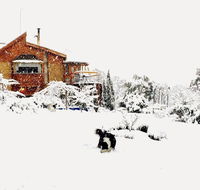 STUNNING HOME WITH AMAZING VIEWS - just 20 mins to the city and only 10 to MONA - Dalby Accommodation