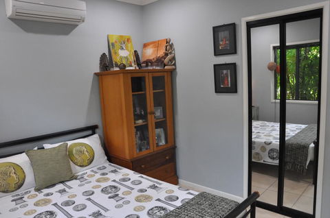 STUNNING MAGNETIC ISLAND HOME,PRIVATE, LARGE POOL,ADULTS ONLY - Dalby Accommodation 2