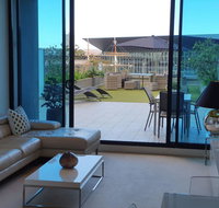 Stunning Riverside Apartment near MCEC and Casino - Dalby Accommodation