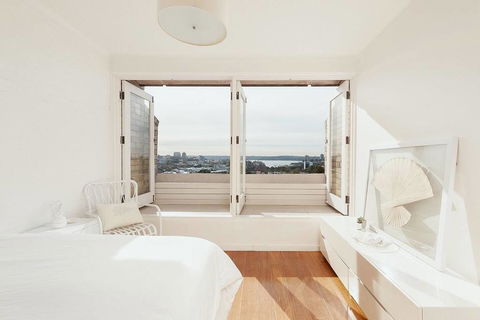 Stunning Sydney Harbour Views - Dalby Accommodation 1