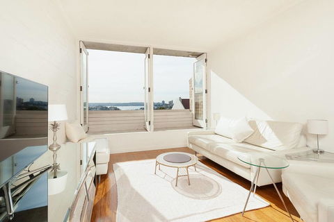 Stunning Sydney Harbour Views - Dalby Accommodation 3