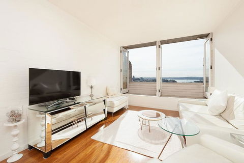 Stunning Sydney Harbour Views - Dalby Accommodation 0