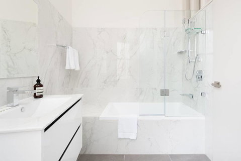 STUNNING SYDNEY HOME 3 - Dalby Accommodation 3