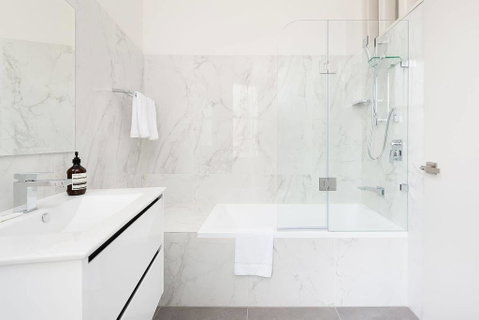 STUNNING SYDNEY HOME 8 - Dalby Accommodation 2