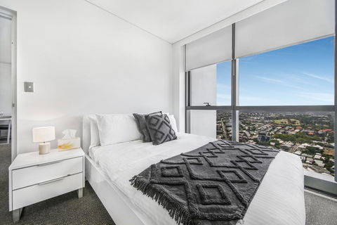 Stunning Views On The 41st Floor - Dalby Accommodation 1