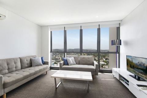 Stunning Views On The 41st Floor - Dalby Accommodation 0