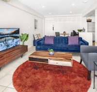 Stylish 2-Bed Apartment with Sweeping River Views - Dalby Accommodation