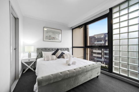 Stylish And Spacious Apt With Double Living Room - Dalby Accommodation 2