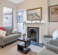 Stylish House - Moments to Kings Cross  City - Dalby Accommodation