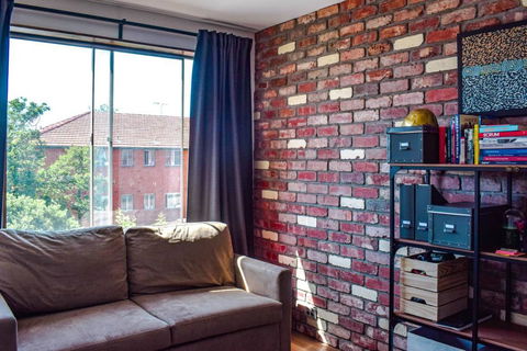 Stylish Modern Apartment Located In Marrickville - Dalby Accommodation 1