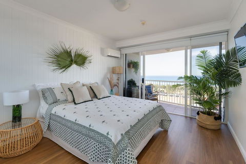 Stylish Studio With Ocean Views Bel Air Broadbeach - Dalby Accommodation 0