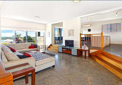 Summer Breeze @ Orient Point - Dalby Accommodation 2