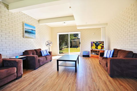 Summer Sands - Pet Friendly - Dalby Accommodation 2