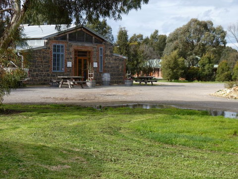 Summerfield Winery And Accommodation - Dalby Accommodation 1