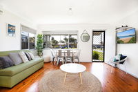 Sun Shack  Culburra - Pet Friendly - 3 Mins to Beach